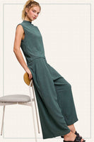 HCT7705-Stretchy Crinkled Fabric Sleeveless Top